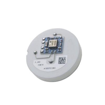 Ceramic sensor with compensated sensor output signal